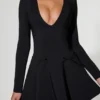 Robe A-line à encolure plongeante et nœud Graciela en noir Robe A-line à encolure plongeante et nœud Graciela en noir
