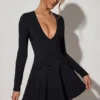 Robe A-line à encolure plongeante et nœud Graciela en noir Robe A-line à encolure plongeante et nœud Graciela en noir