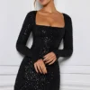 Robe A-line Kiyara ornée, en noir Robe A-line Kiyara ornée, en noir