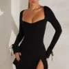 Robe A-line à manches longues Amryn en noir Robe A-line à manches longues Amryn en noir