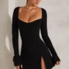 Robe A-line à manches longues Amryn en noir Robe A-line à manches longues Amryn en noir