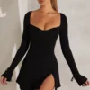 Robe A-line à manches longues Amryn en noir Robe A-line à manches longues Amryn en noir