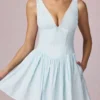 Robe A-line Marissa à nœud, rayures bleu poudre Robe A-line Marissa à nœud, rayures bleu poudre