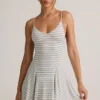 Robe A-line à nouer dans le dos en modal côtelé Mansi, rayures bleues et jaunes Robe A-line à nouer dans le dos en modal côtelé Mansi, rayures bleues et jaunes