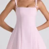 Robe A-line plissée avec nœud Cressida, rose pâle Robe A-line plissée avec nœud Cressida, rose pâle
