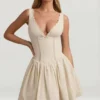 Robe A-line Sabina en broderie anglaise avec nœud, couleur ivoire Robe A-line Sabina en broderie anglaise avec nœud, couleur ivoire