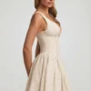 Robe A-line Sabina en broderie anglaise avec nœud, couleur ivoire Robe A-line Sabina en broderie anglaise avec nœud, couleur ivoire
