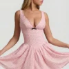 Robe A-line Sabina à nœud, à pois roses Robe A-line Sabina à nœud, à pois roses
