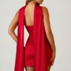 Robe A-line sans bretelles Camila avec détail foulard, rouge écarlate Robe A-line sans bretelles Camila avec détail foulard, rouge écarlate