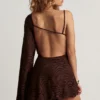 Robe A-line à une manche Angelie Devoré en chocolat noir Robe A-line à une manche Angelie Devoré en chocolat noir
