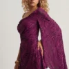 Robe A-line à une manche Angelie en jersey dévoré, couleur violet baie Robe A-line à une manche Angelie en jersey dévoré, couleur violet baie