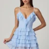 Robe A-line à volants et lacets Lolina, bleu poudré Robe A-line à volants et lacets Lolina, bleu poudré
