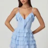 Robe A-line à volants et lacets Lolina, bleu poudré Robe A-line à volants et lacets Lolina, bleu poudré