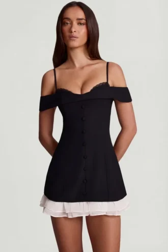 Robe A-line à volants et épaules dénudées Maelie en noir