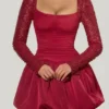 Robe Aletta à ourlet bouffant orné, rouge Robe Aletta à ourlet bouffant orné, rouge