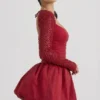 Robe Aletta à ourlet bouffant orné, rouge Robe Aletta à ourlet bouffant orné, rouge