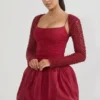 Robe Aletta à ourlet bouffant orné, rouge Robe Aletta à ourlet bouffant orné, rouge