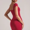 Robe Alva à encolure en cœur, couleur rouge cerise Robe Alva à encolure en cœur, couleur rouge cerise