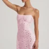 Robe Averie transparente à encolure carrée et ornements, couleur rose Robe Averie transparente à encolure carrée et ornements, couleur rose