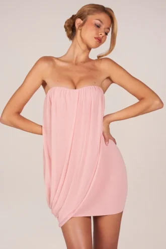 Robe bandeau drapée Alessandra en rose poudré