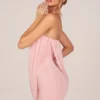 Robe bandeau drapée Alessandra en rose poudré Robe bandeau drapée Alessandra en rose poudré