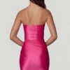 Robe bandeau froncée Yesenia en rose vif Robe bandeau froncée Yesenia en rose vif