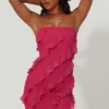 Robe bandeau Tatiana à volants, couleur fuchsia Robe bandeau Tatiana à volants, couleur fuchsia