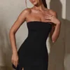 Robe Brielle à encolure bandeau, couleur noire Robe Brielle à encolure bandeau, couleur noire