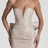 Robe bustier en satin avec nœud Viviana, couleur ivoire Robe bustier en satin avec nœud Viviana, couleur ivoire