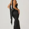 Robe bustier Mandi à détails foulard, en noir Robe bustier Mandi à détails foulard, en noir
