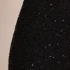 Robe Cassis à encolure plongeante et ornements, en noir Robe Cassis à encolure plongeante et ornements, en noir