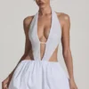 Robe Cece à ourlet bouffant et découpes ornées, en blanc Robe Cece à ourlet bouffant et découpes ornées, en blanc