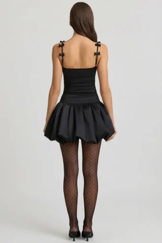 Robe Cirilla à volants et nœud, ourlet bouffant, en noir