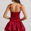 Robe Cirilla à volants et nœud, ourlet bouffant, rouge vif Robe Cirilla à volants et nœud, ourlet bouffant, rouge vif
