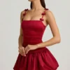 Robe Cirilla à volants et nœud, ourlet bouffant, rouge vif Robe Cirilla à volants et nœud, ourlet bouffant, rouge vif