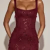 Robe corset à encolure dégagée et appliqués décoratifs Vasanta, couleur rouge vin Robe corset à encolure dégagée et appliqués décoratifs Vasanta, couleur rouge vin