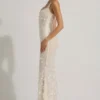 Robe corset à encolure dégagée et appliqués décoratifs Vasanta, en blanc Robe corset à encolure dégagée et appliqués décoratifs Vasanta, en blanc