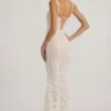 Robe corset à encolure dégagée et appliqués décoratifs Vasanta, en blanc Robe corset à encolure dégagée et appliqués décoratifs Vasanta, en blanc
