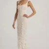 Robe corset à encolure dégagée et appliqués décoratifs Vasanta, en blanc Robe corset à encolure dégagée et appliqués décoratifs Vasanta, en blanc