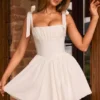 Robe corset froncée Marianna en blanc Robe corset froncée Marianna en blanc