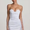Robe corset froncée Tirza en blanc Robe corset froncée Tirza en blanc