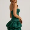 Robe corset à ourlet bouffant en satin Clarice, vert émeraude Robe corset à ourlet bouffant en satin Clarice, vert émeraude