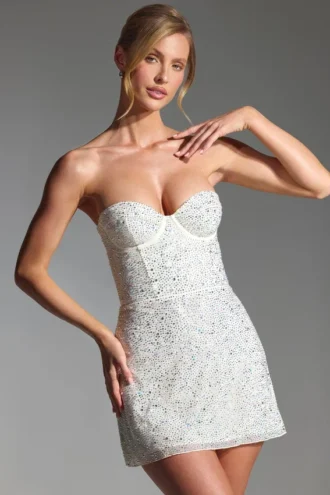 Robe corset sans bretelles Crystella ornée, en blanc