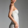 Robe corset sans bretelles Crystella ornée, en blanc Robe corset sans bretelles Crystella ornée, en blanc