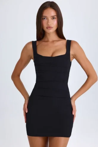 Robe corset structurée drapée Brittany en noir