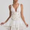 Robe corset à volants et ornements Sakura, couleur ivoire Robe corset à volants et ornements Sakura, couleur ivoire