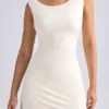 Robe courte A-line à dos drapé et épaules dénudées Tigen, couleur ivoire