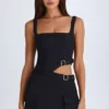 Robe courte Acadia à ceinture et découpes, couleur noire Robe courte Acadia à ceinture et découpes, couleur noire