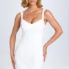 Robe courte Amaria à encolure en cœur, couleur blanche Robe courte Amaria à encolure en cœur, couleur blanche