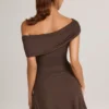 Robe courte asymétrique A-line en modal Suhana, couleur chocolat Robe courte asymétrique A-line en modal Suhana, couleur chocolat